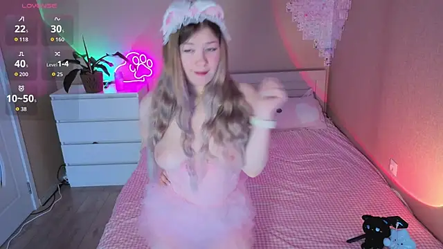 pawsclawss online show from April 9, 6:41 am