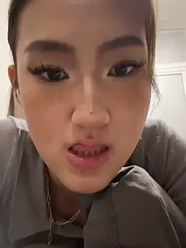 AlishaCheng online show from March 19, 3:05 pm