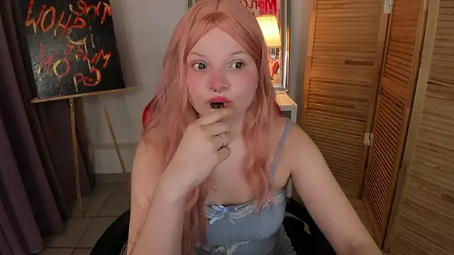 babyyullii online show from January 16, 12:01 pm