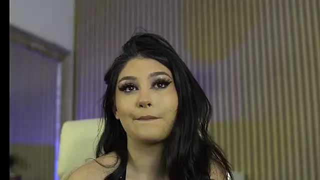 KeylaNoir online show from April 6, 9:32 am