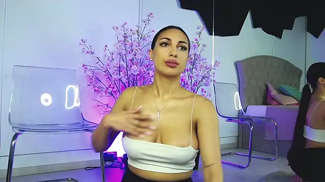 NattyMoonx online show from March 31, 9:42 am