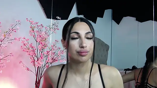 NattyMoonx online show from March 19, 7:35 am