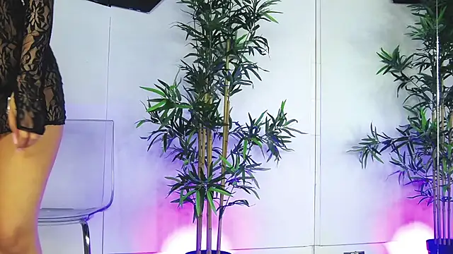 NattyMoonx online show from April 9, 8:42 am