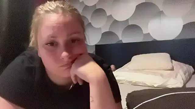 EngelHelene online show from July 4, 6:26 pm