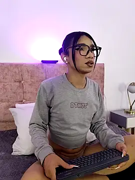 FernandaFox  online show from May 13, 3:45 am
