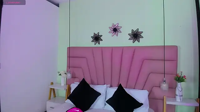Kim Luna1 online show from May 24, 3:16 am