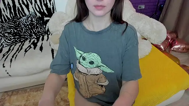 GlowMimi online show from May 20, 4:37 pm