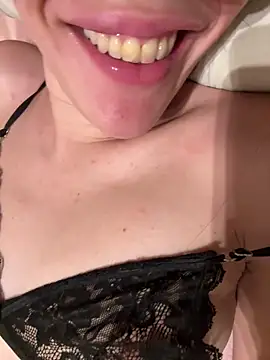 carolinedanger  online show from December 5, 1:16 am