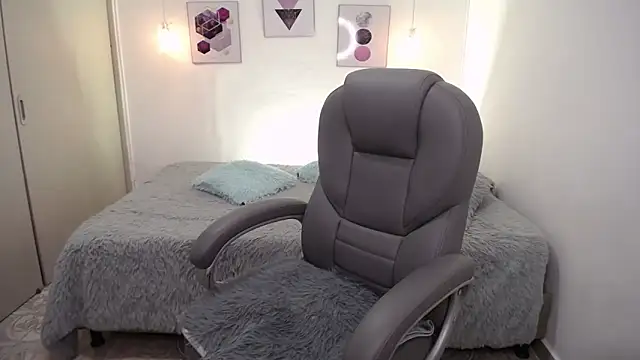 amarantha ross online show from April 1, 1:41 pm