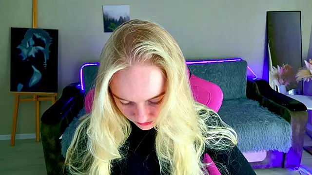 Shawty Mia online show from May 9, 8:44 pm