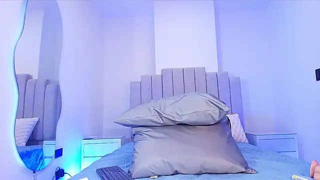 emma trix online show from November 22, 3:04 pm