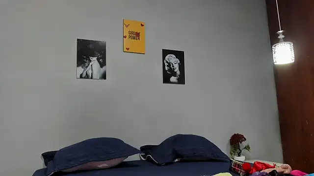 sexynova 93 online show from April 6, 7:37 pm