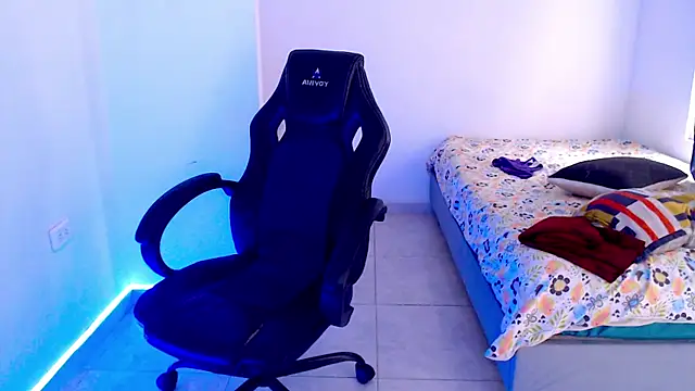 blumblum333 online show from November 16, 7:25 pm