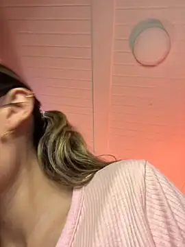 Im-Lola online show from February 25, 8:18 pm