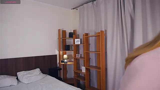 DierdreJacobsohn online show from December 18, 6:51 am