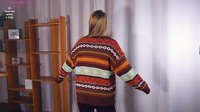 DierdreJacobsohn online show from December 19, 7:00 am