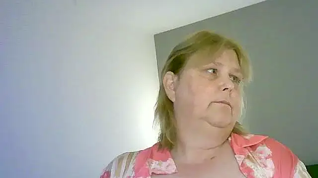 Sylviastar46 online show from May 15, 5:05 pm