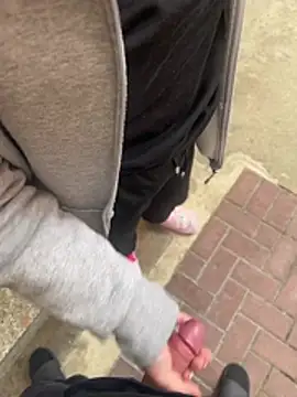Teeny-Slut18 online show from May 16, 7:11 am