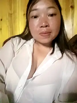 julybe online show from May 17, 3:11 pm