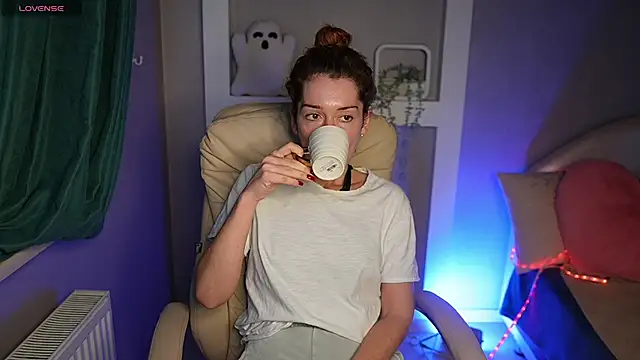 SophieTynes online show from November 14, 8:58 am