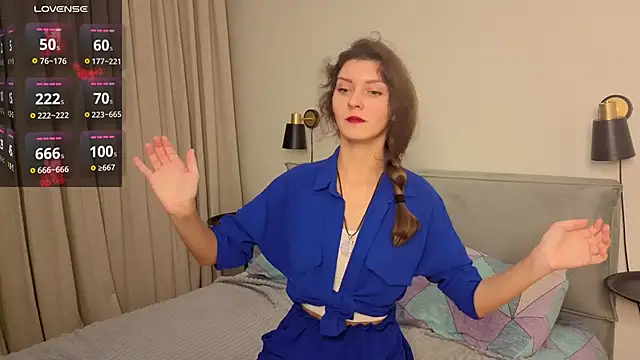 LauraYoungg online show from November 3, 7:29 pm