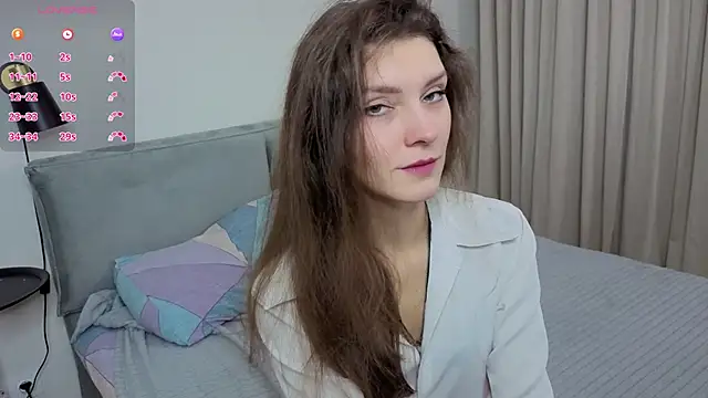 LauraYoungg online show from November 11, 8:28 pm