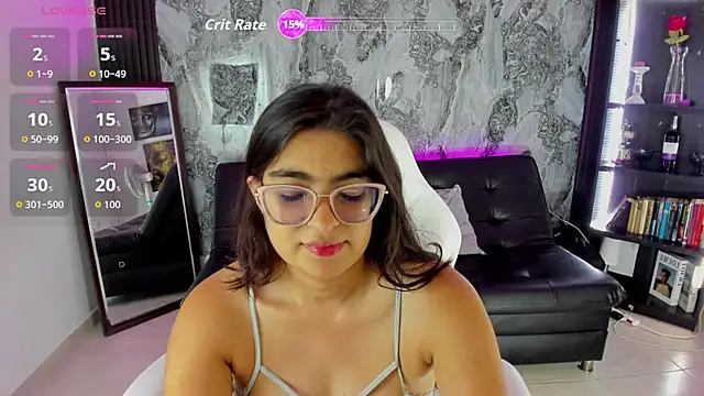 Luna Jonnes1 online show from May 8, 7:49 pm