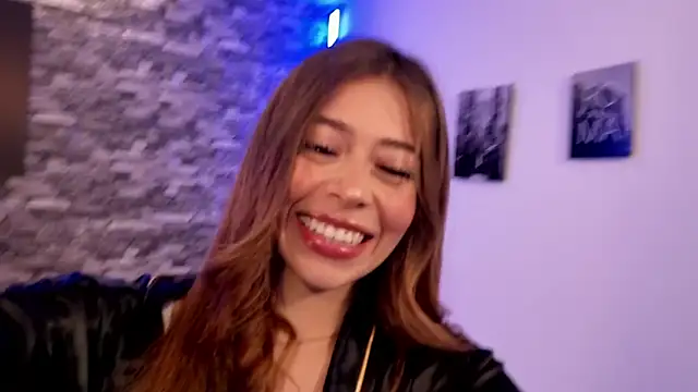 EmmilyClark online show from March 30, 10:42 pm