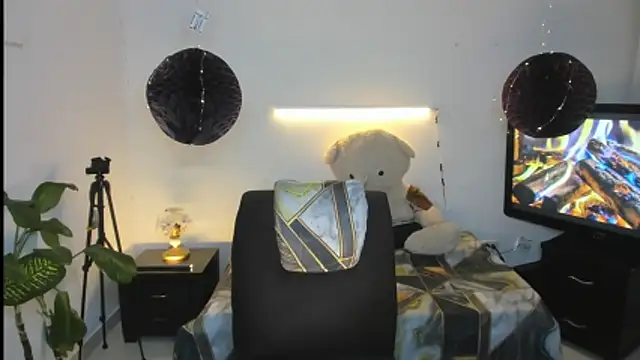 darwinandbrayann online show from March 16, 3:31 am