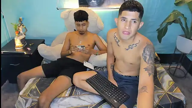 darwinandbrayann online show from April 5, 11:48 pm