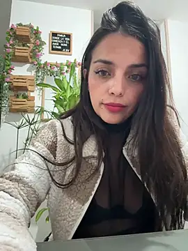 MailynAndNick online show from May 10, 12:45 am