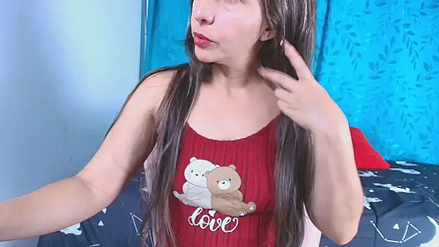 alana pink95 online show from May 19, 10:11 am