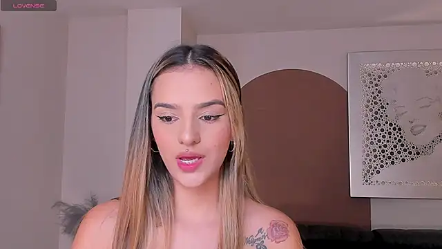 LaurentRosse1 online show from May 3, 9:29 pm