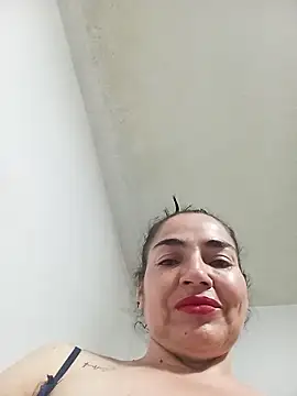MaryRoze  online show from May 3, 1:20 am