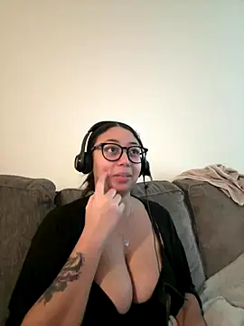 minha baby online show from December 13, 10:05 pm