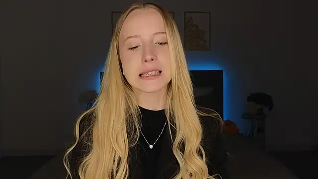 adele armass online show from May 15, 9:28 pm
