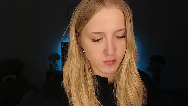 adele armass online show from April 9, 9:20 pm