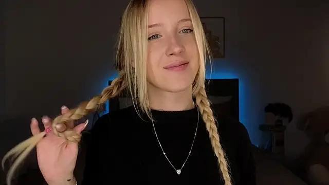 adele armass online show from March 25, 10:01 pm