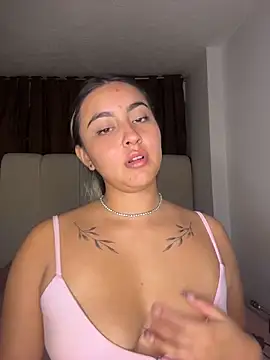 Elina Hills online show from May 9, 11:40 pm