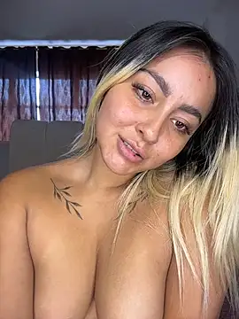 Elina Hills online show from May 11, 4:04 pm