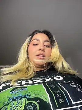 Elina Hills online show from May 21, 5:22 pm