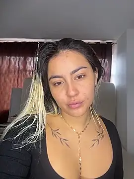 Elina Hills online show from May 14, 2:34 pm