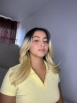 Elina Hills online show from May 18, 6:47 pm