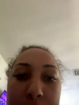 prettylildes online show from November 5, 5:18 pm