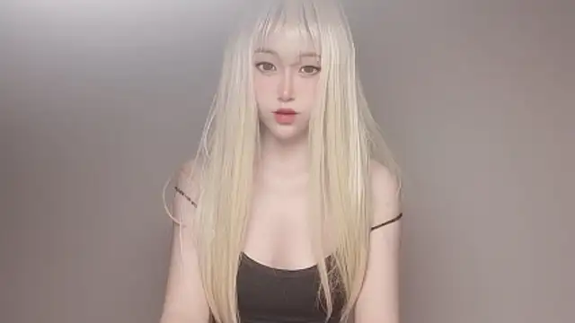 JuliaNoir online show from May 25, 12:37 pm