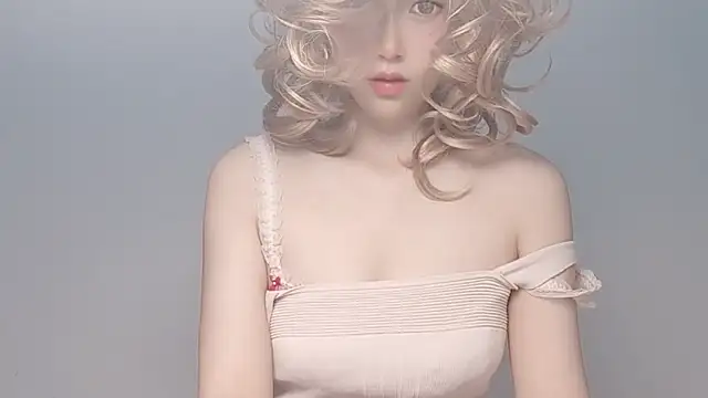 JuliaNoir online show from May 11, 3:19 am