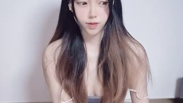 JuliaNoir online show from January 12, 11:37 am