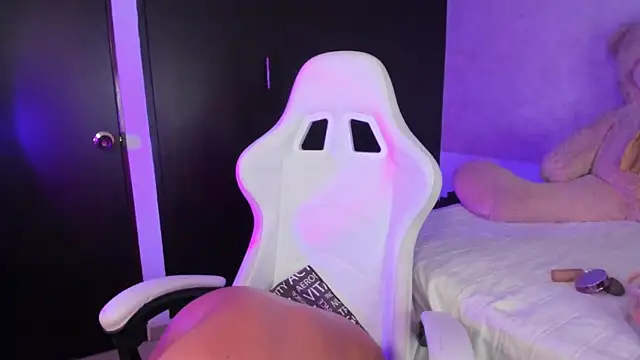 AntonellaMorelli online show from November 25, 9:15 pm