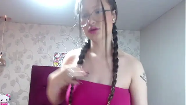 selenabustamante online show from April 4, 11:31 am