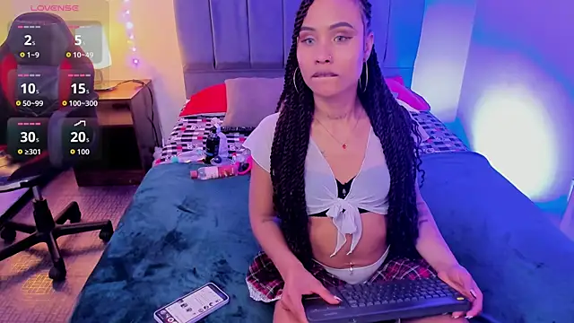 Lucerop  online show from May 26, 3:39 am
